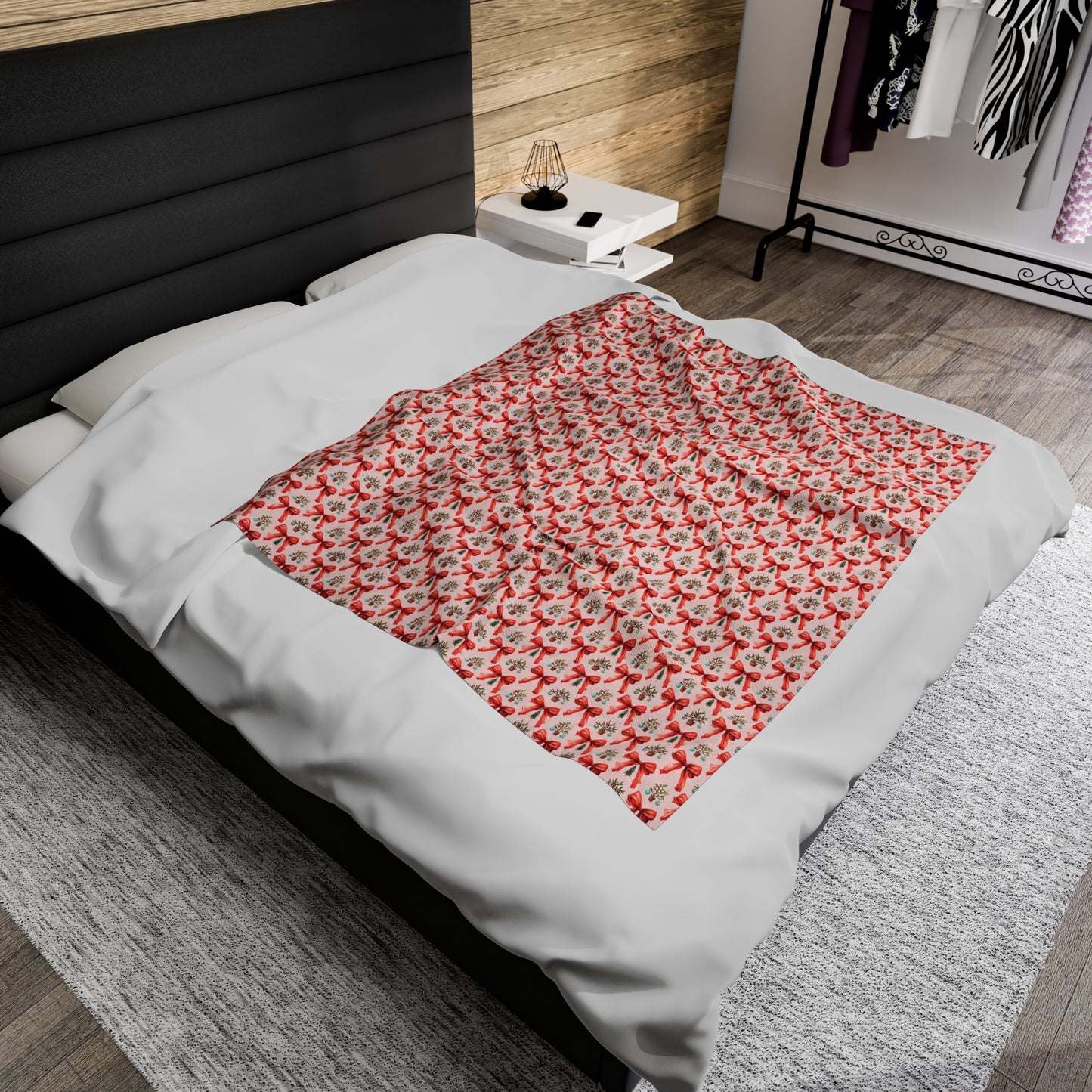 Cozy Velveteen Plush Blanket with Holiday Design